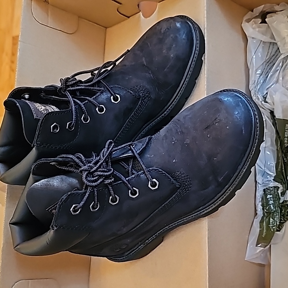 Black Timberland Boots - Picture 1 of 3